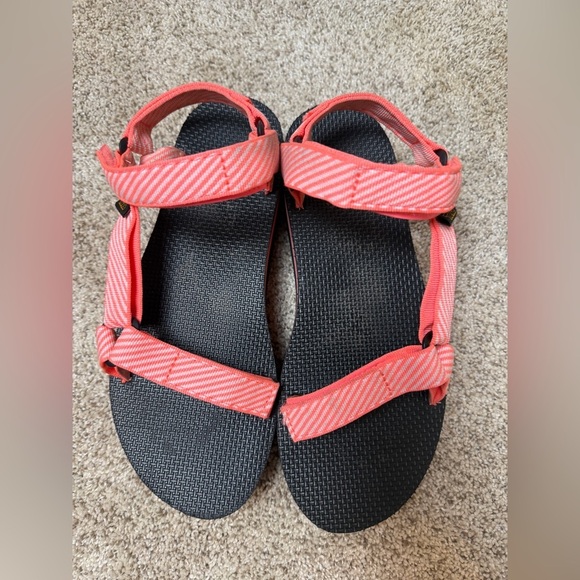 TEVA platform Universal sandals coral Candy stripe pattern size 9 - Picture 2 of 8